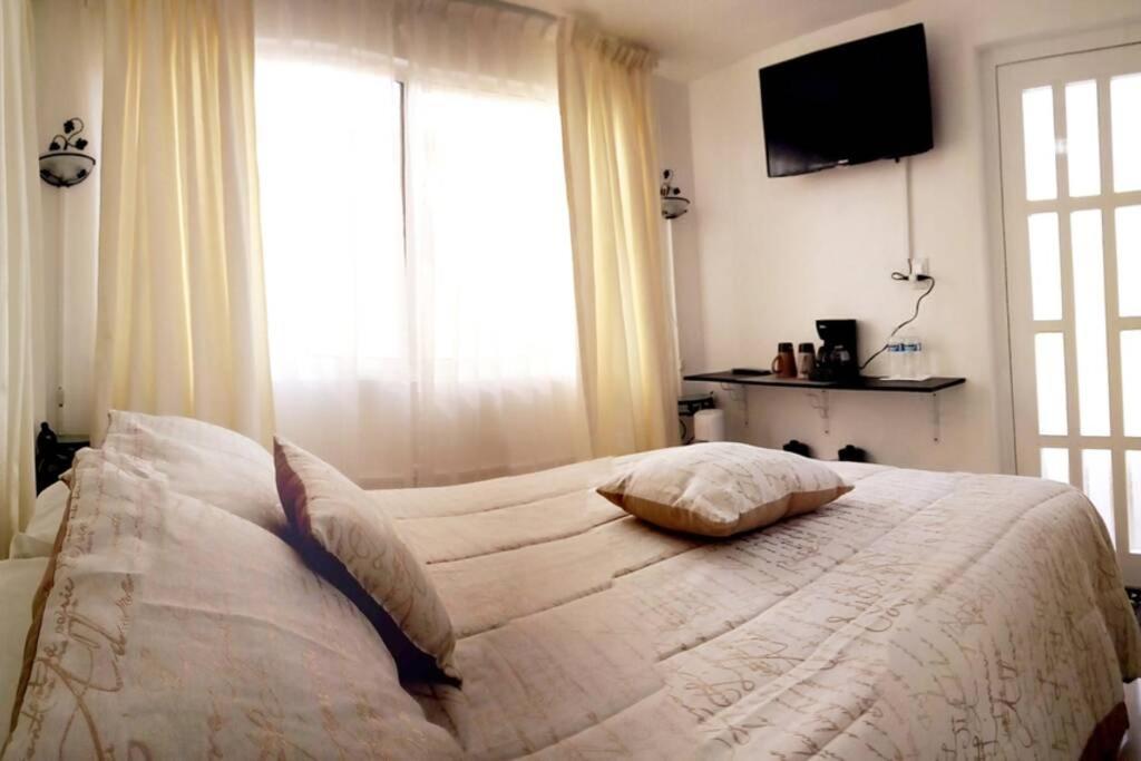 Jorge Negrete. Habitación Con Baño Privado En Apartamento *